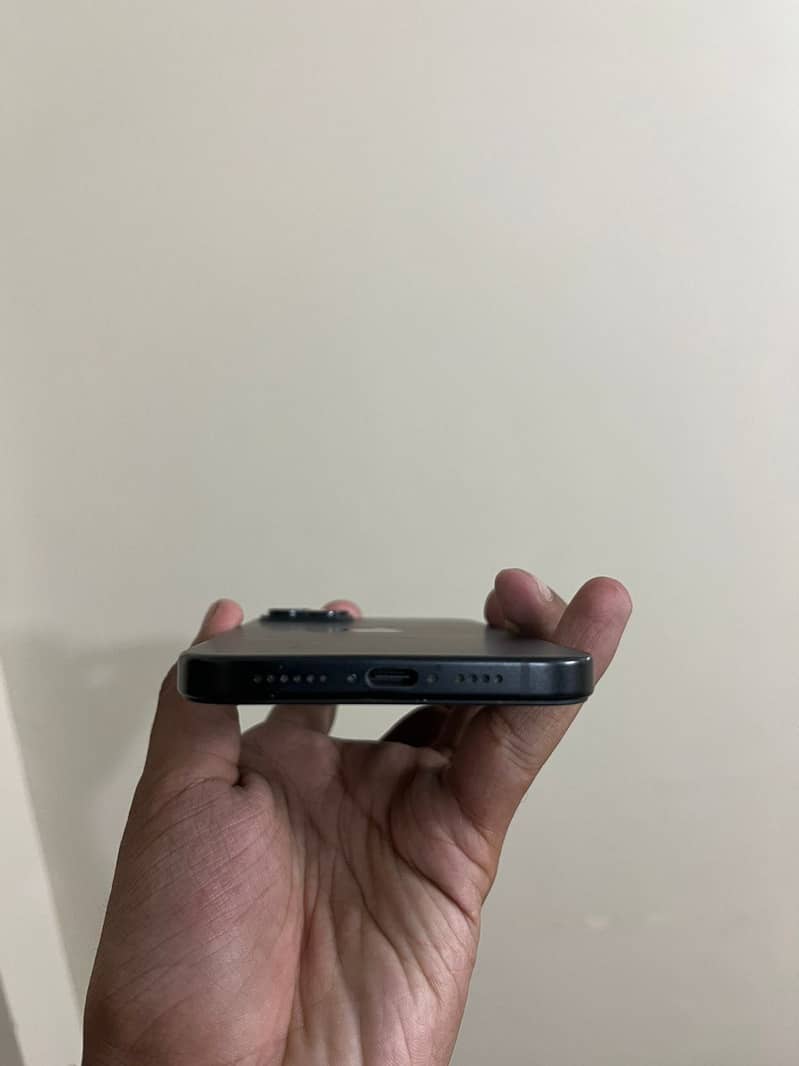 iPhone 15 plus 2