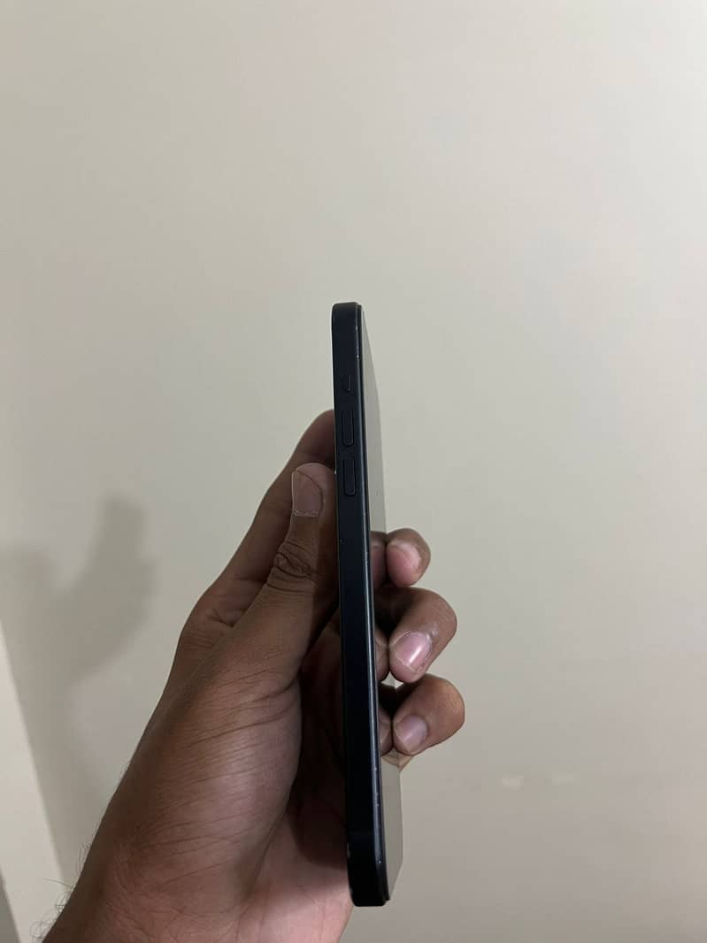 iPhone 15 plus 3