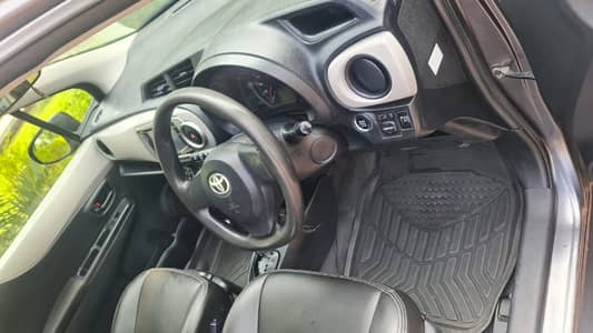 Toyota Vitz 2011