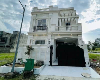 5 Marla House For sale Available In B-17