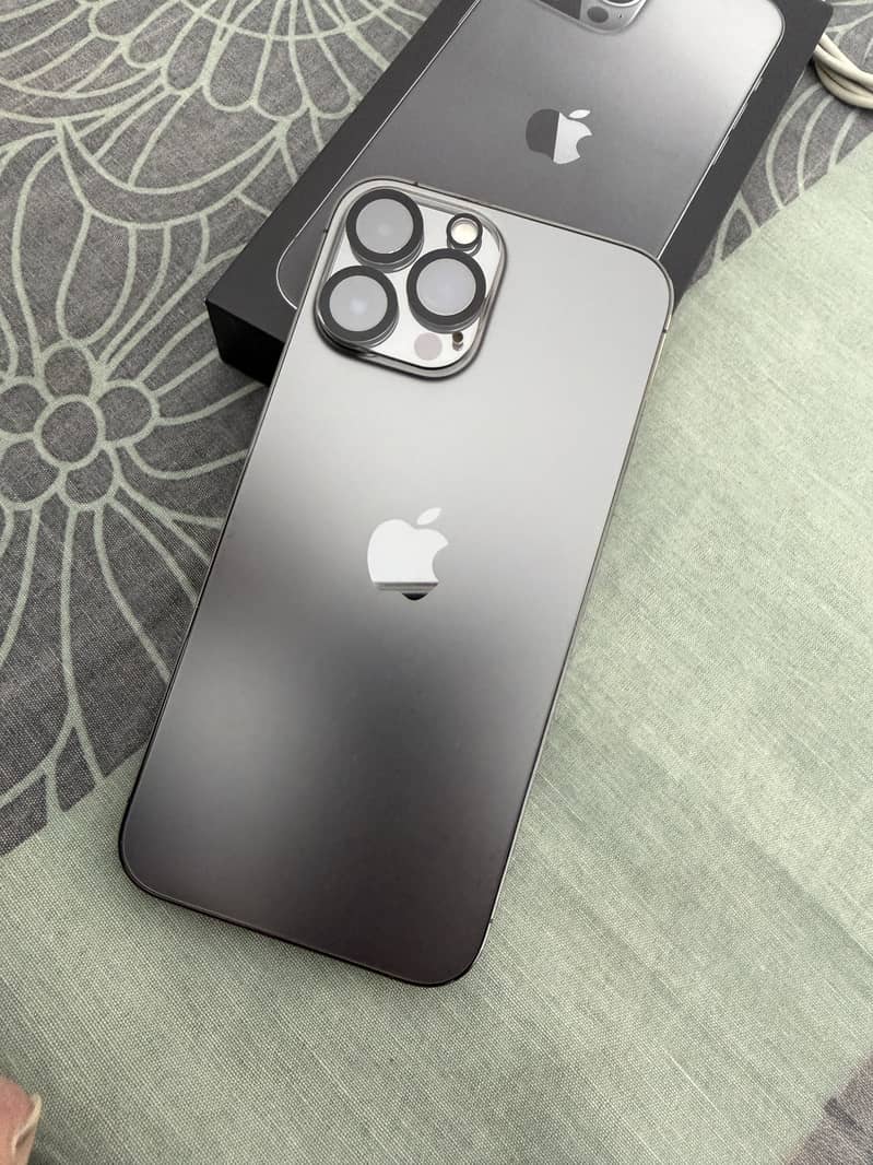 Apple iPhone 13 Pro Max 1