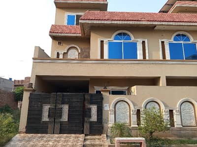 Reserve A Centrally Located House Of 5 Marla In Golf View Lane