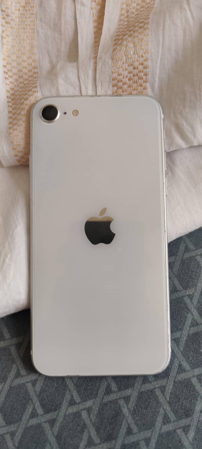 IPHONE SE2022 1