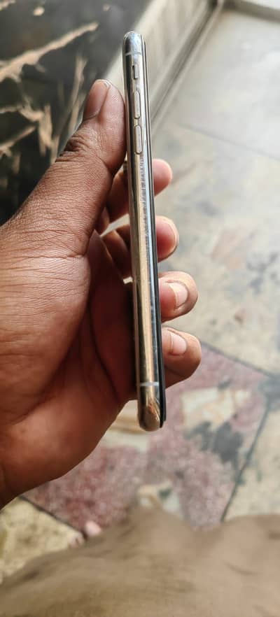 iPhone X