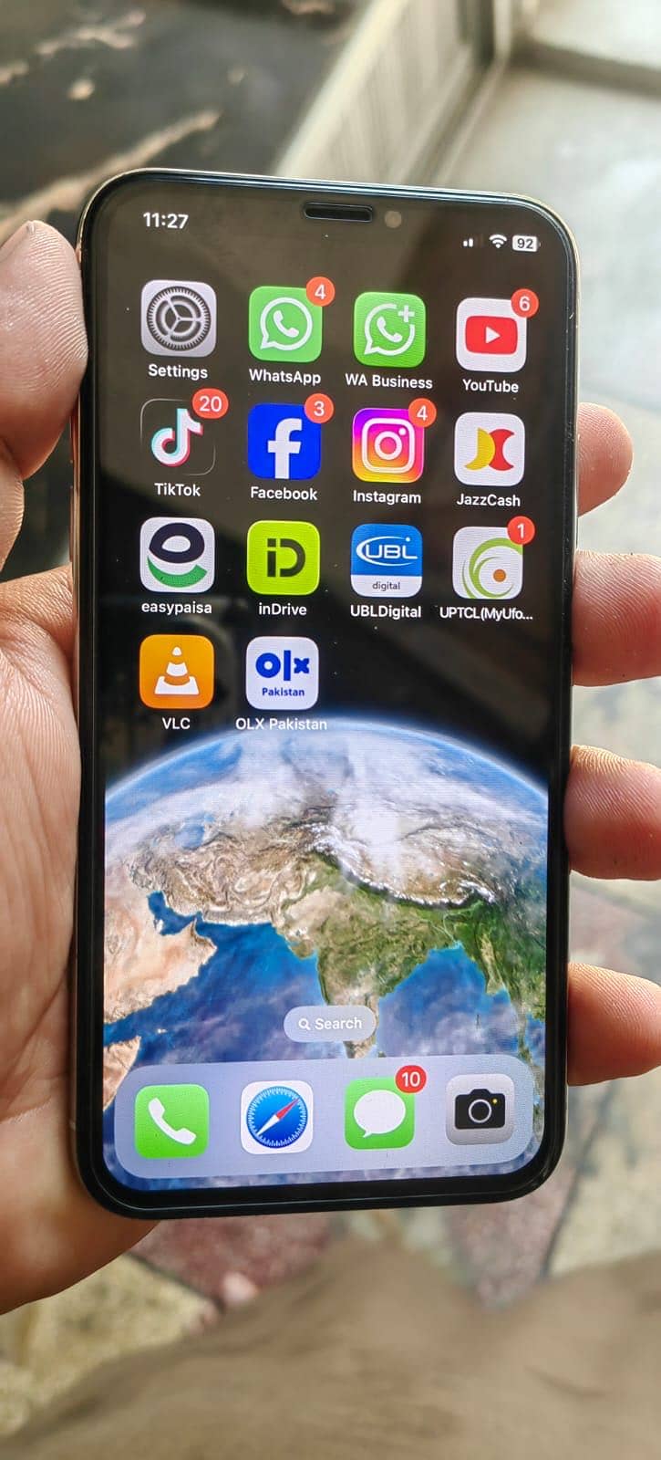 iPhone X 4