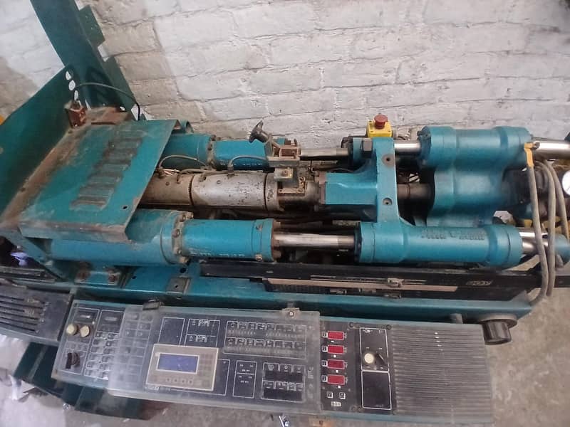 Injection Molding Machine 2