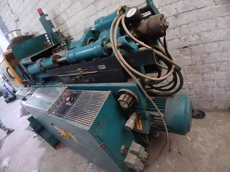 Injection Molding Machine 3