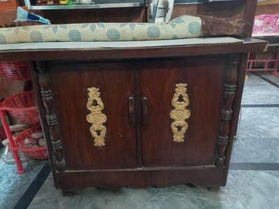 iron stand and table set