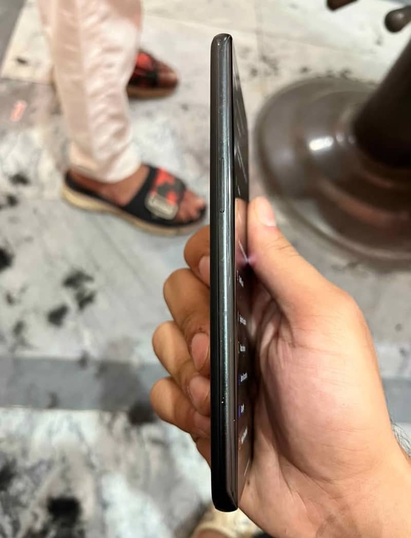One Plus 10 Pro 5