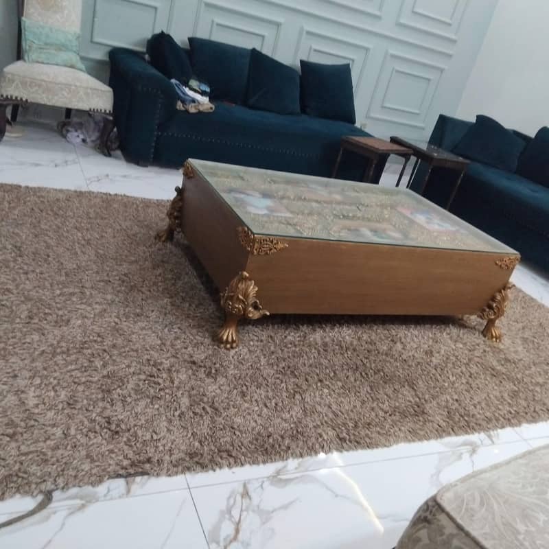 central piece 0
