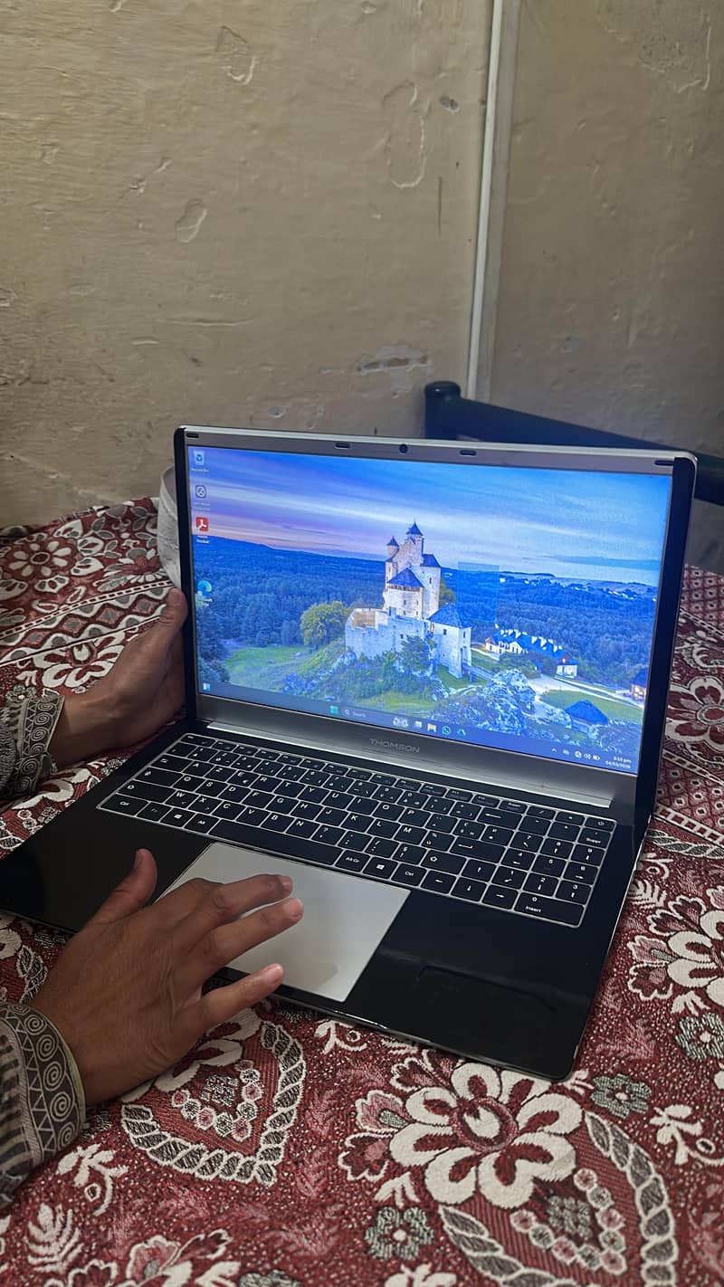Laptop . 1