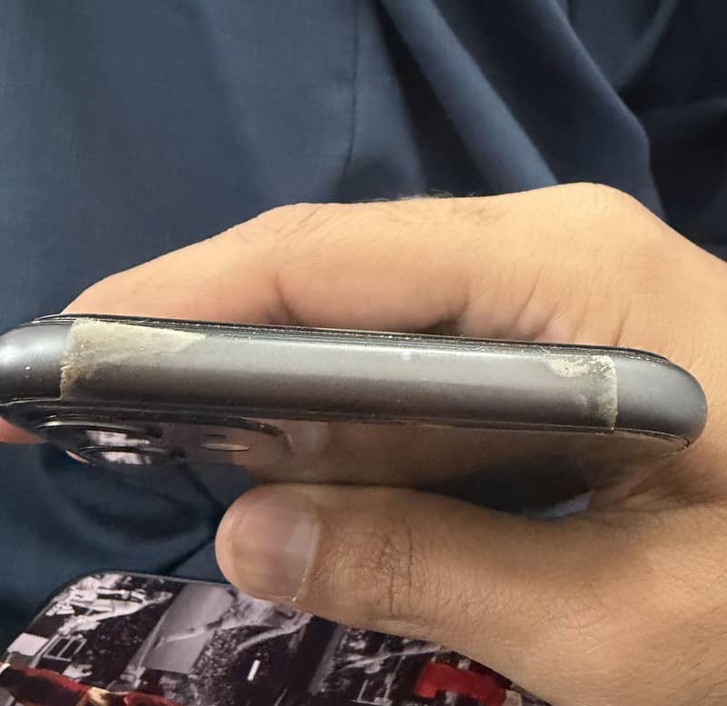 IPHONE 11 3