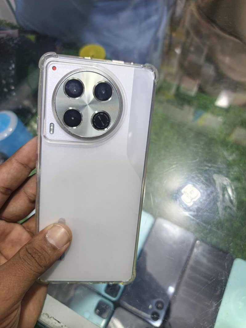 tecno 0