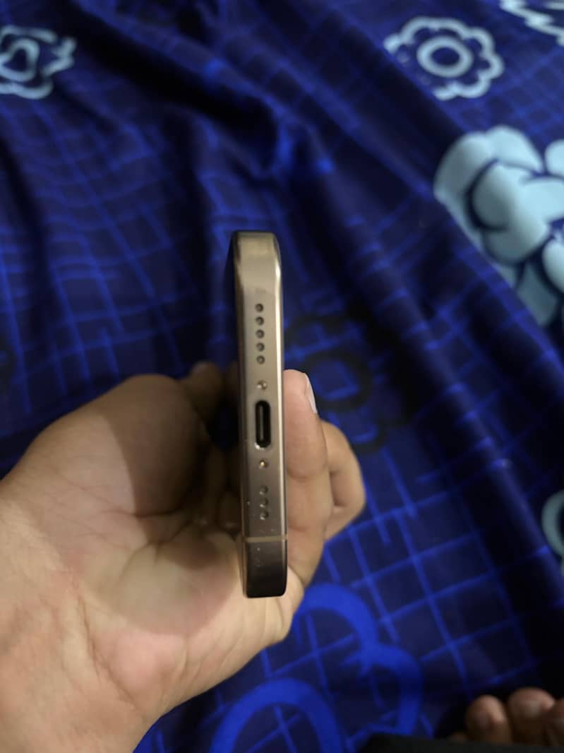 iPhone 16 pro 1