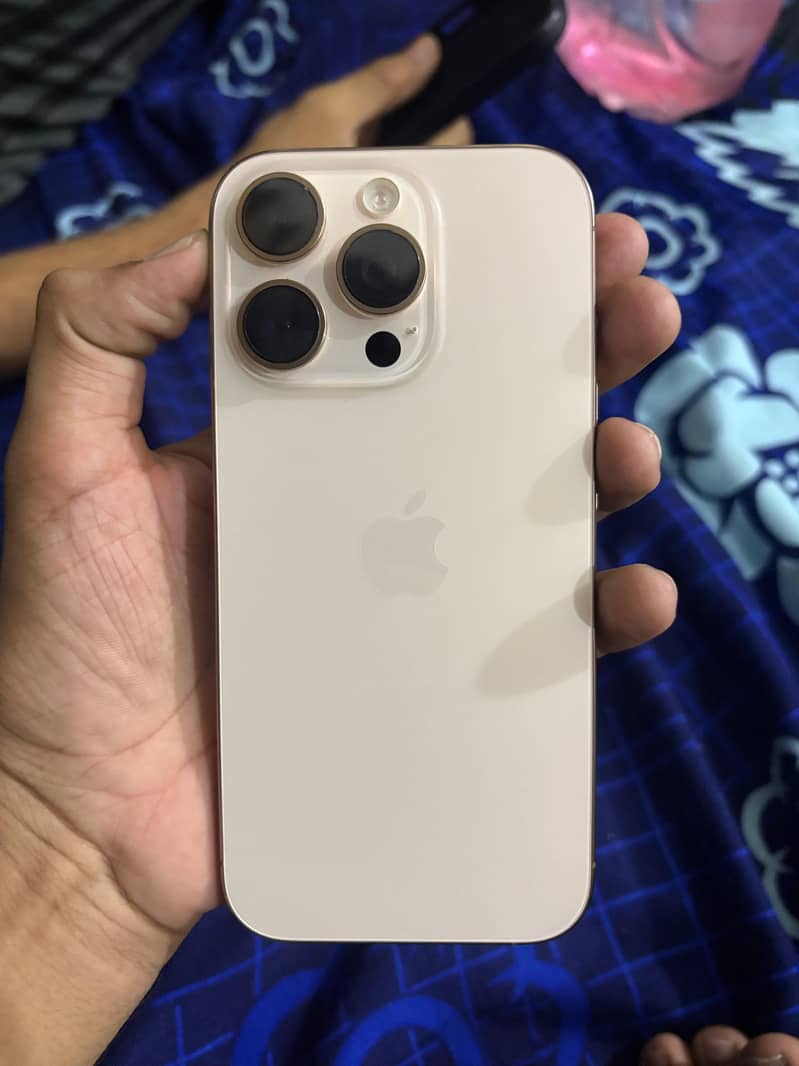 iPhone 16 pro 3