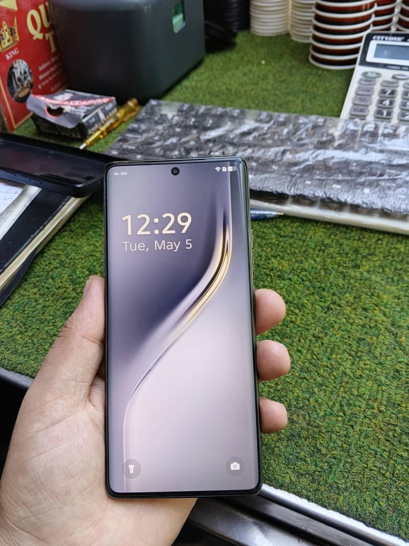 Tecno coman 40 pro 0