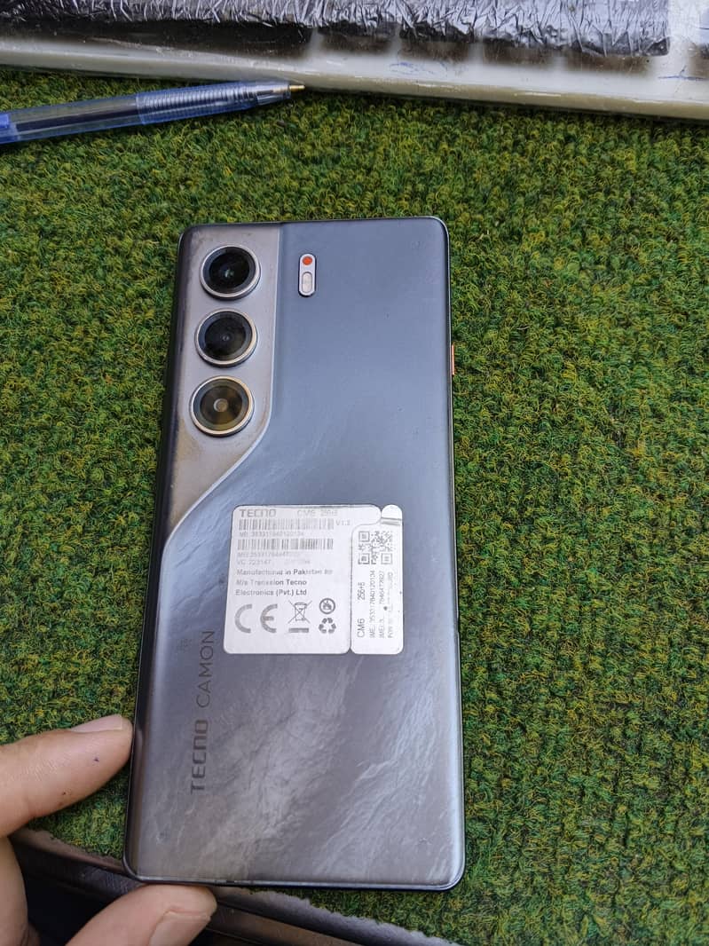 Tecno coman 40 pro 4