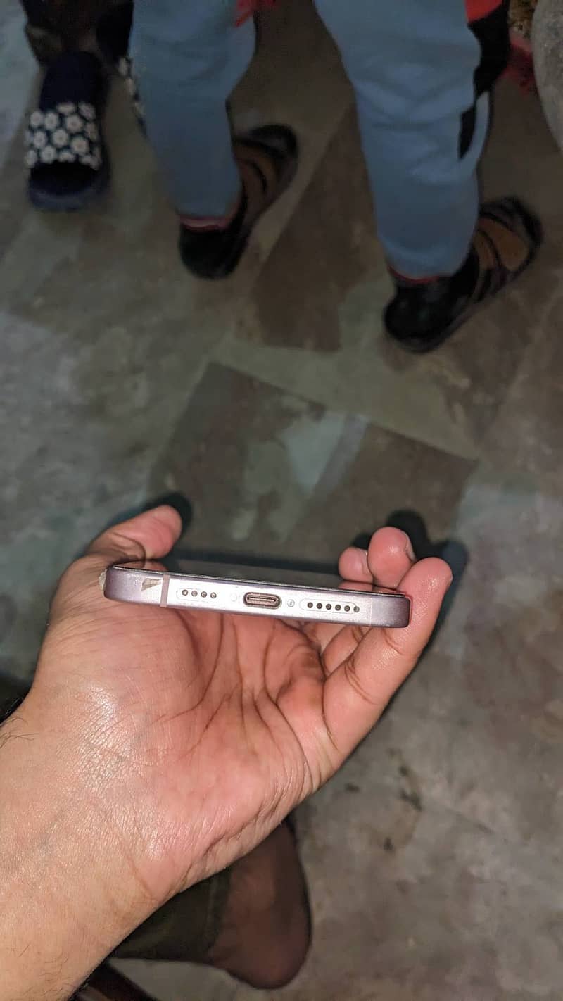Iphone 15 plus pink 4