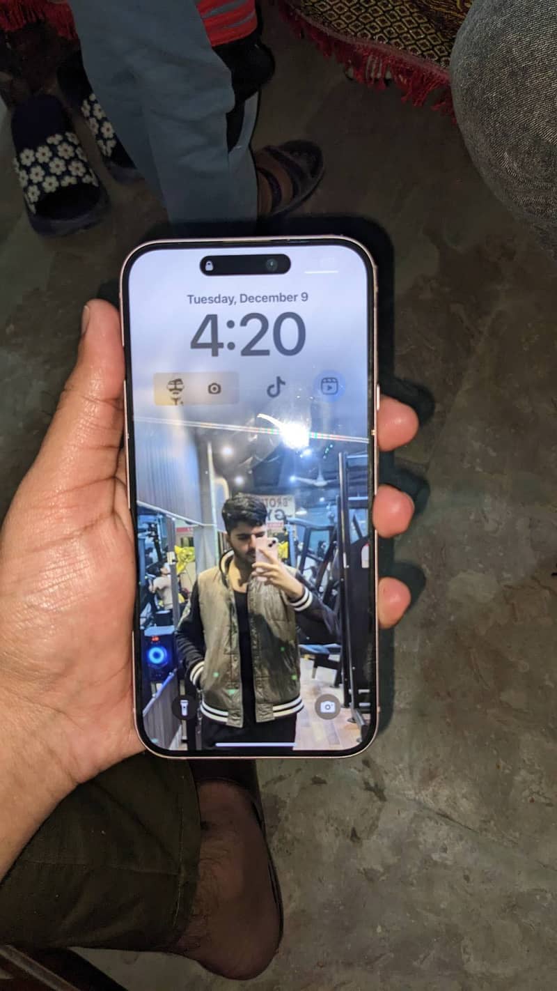 Iphone 15 plus pink 6