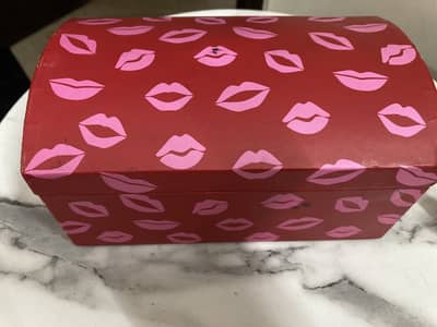 Lipstick design beauty box