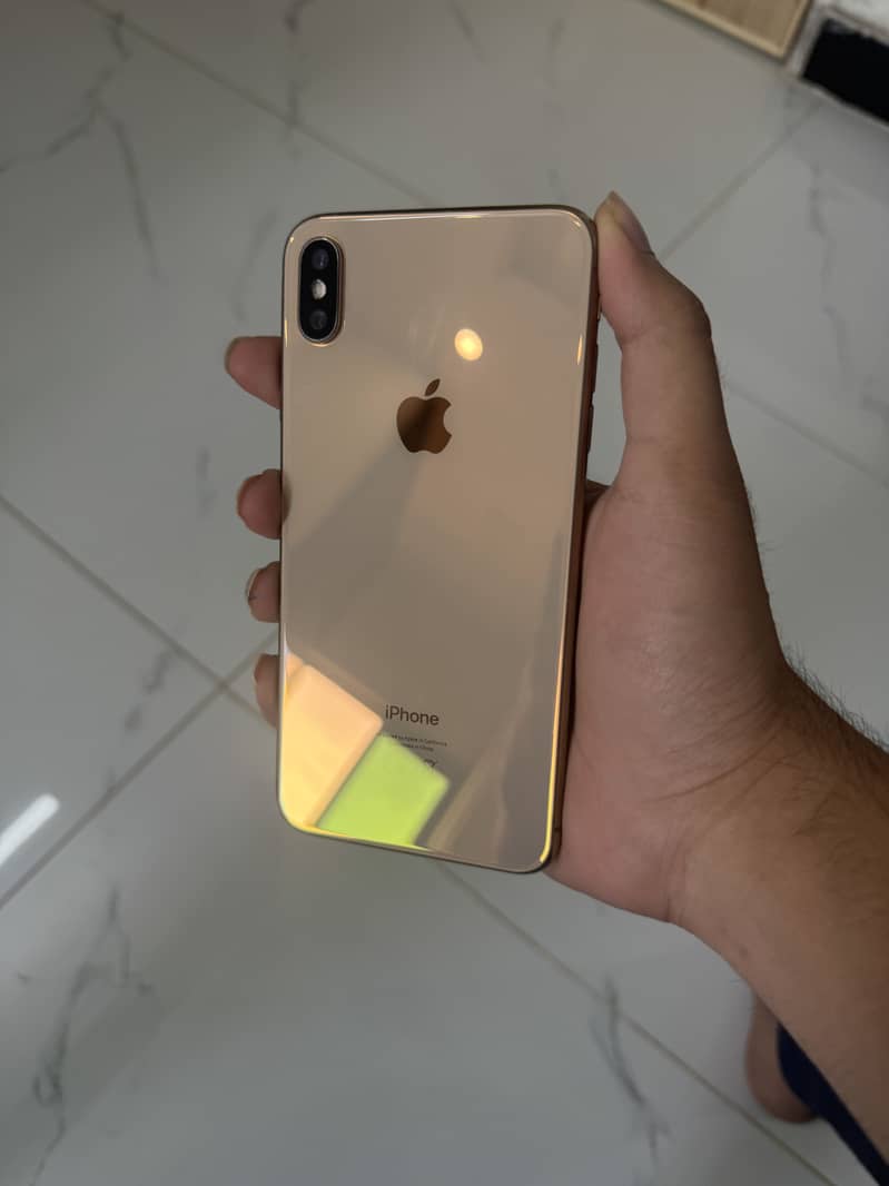 iPhone XS Max 1