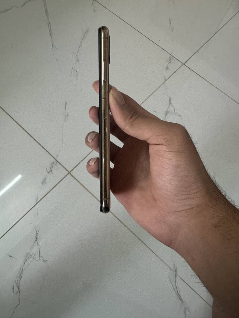 iPhone XS Max 3