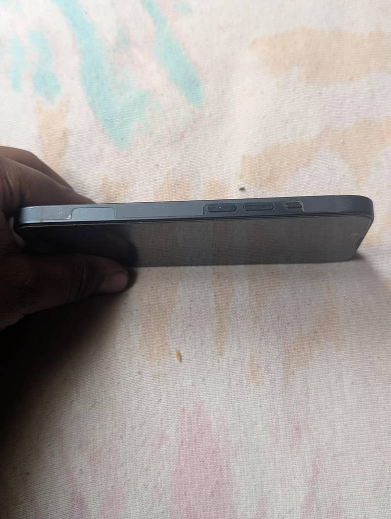 Iphone 14 simple jv 4