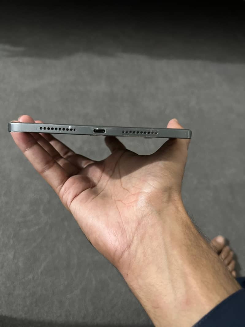 iPad Mini 6 , 9/10 condition 1