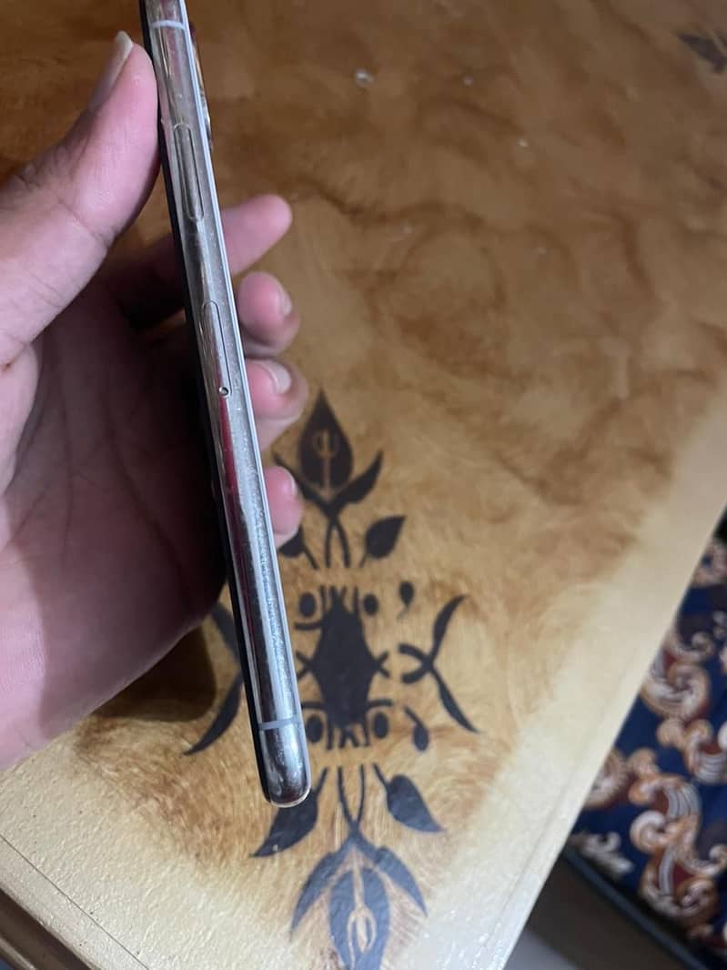 Apple iPhone X 5