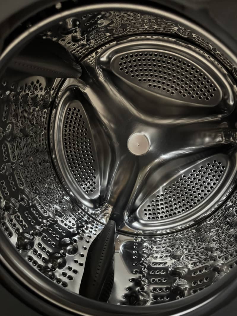 LG Laundry machine 1