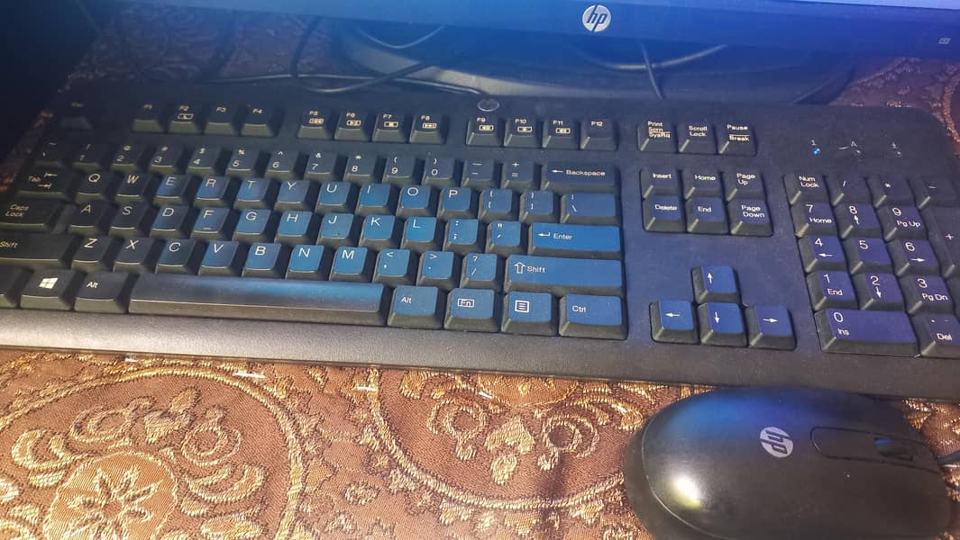 dell core i7 6th generation 8 ram 128 ssd 500 hard with 24 inch border 2