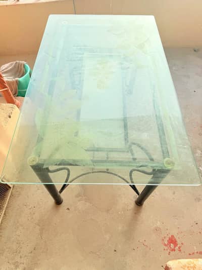 6 seater Dining table, premium quality glass