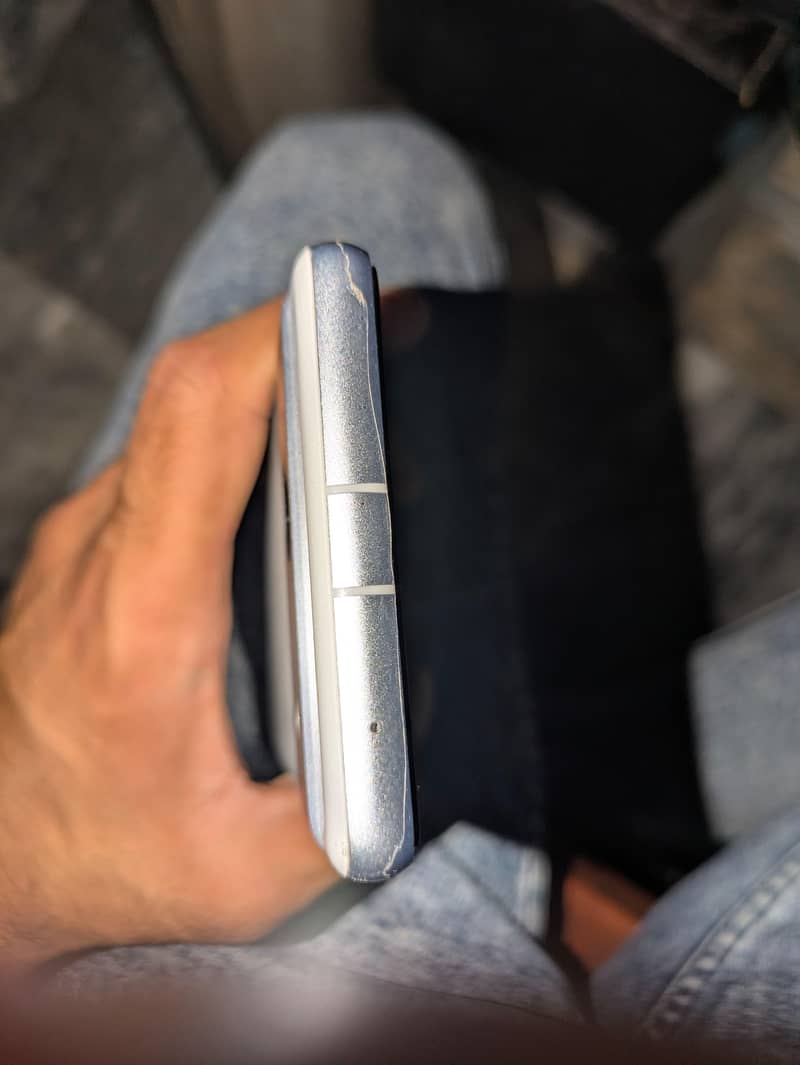 Google pixel 7a 3