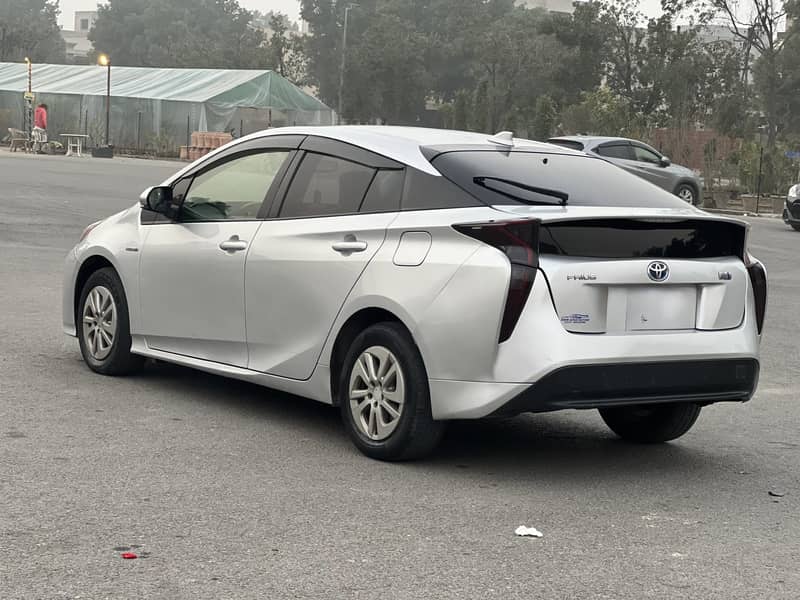 Toyota Prius 3