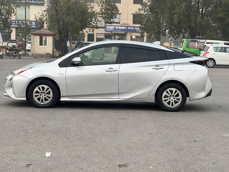Toyota Prius 9