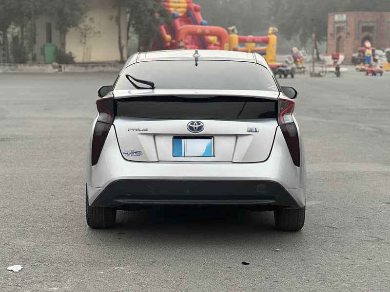 Toyota Prius 11