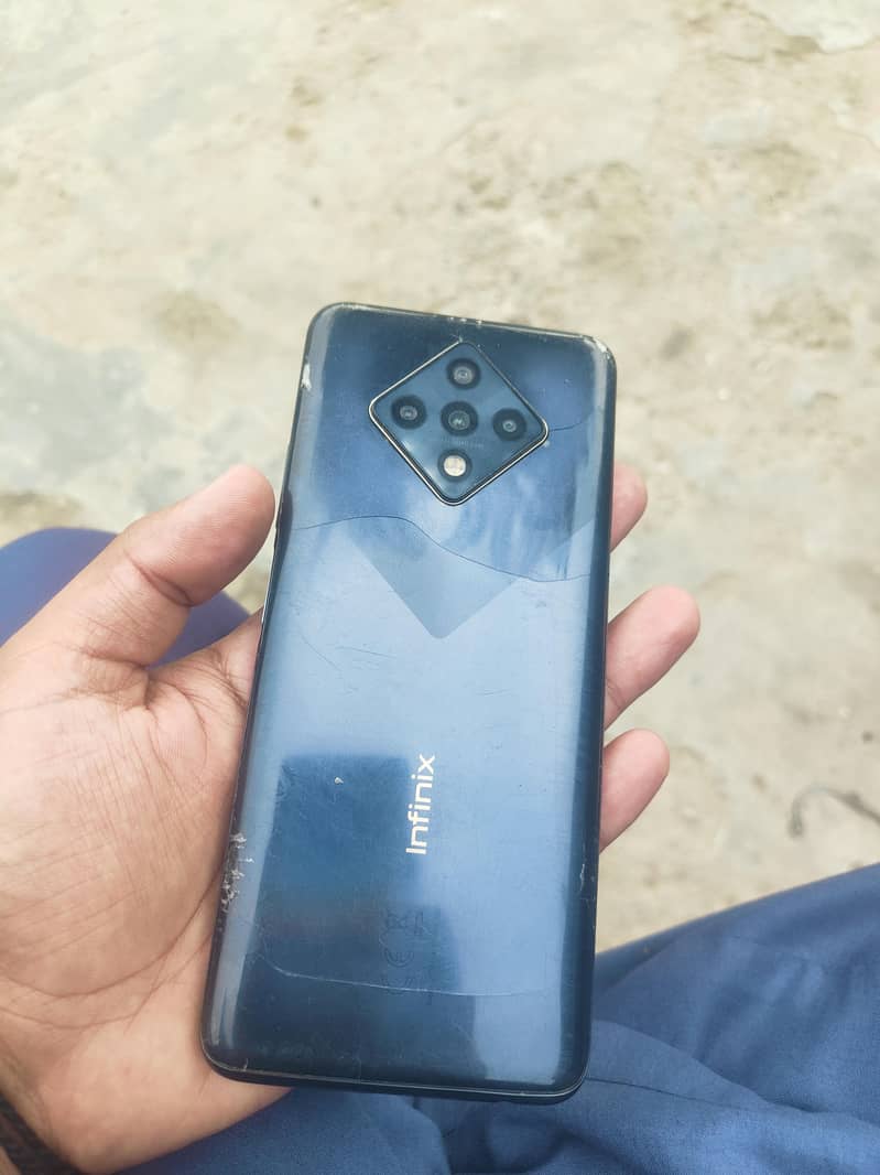 INFINIX ZERO 8 0
