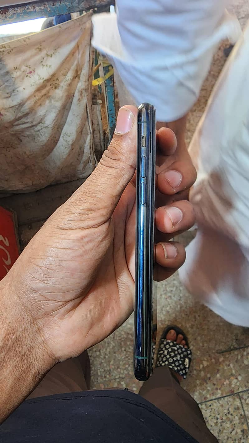 Iphone 11 pro 4