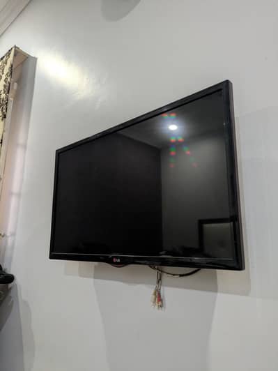 lg tv / 32 inch tv