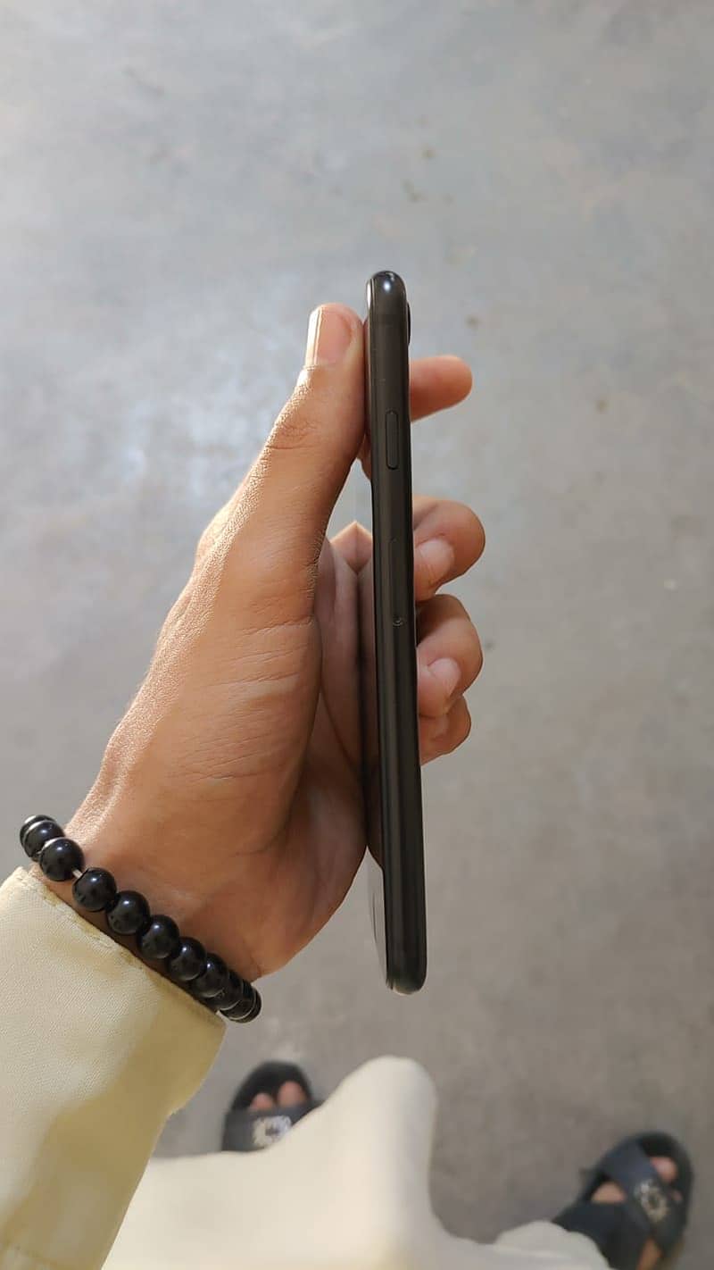 iPhone se 2020 4