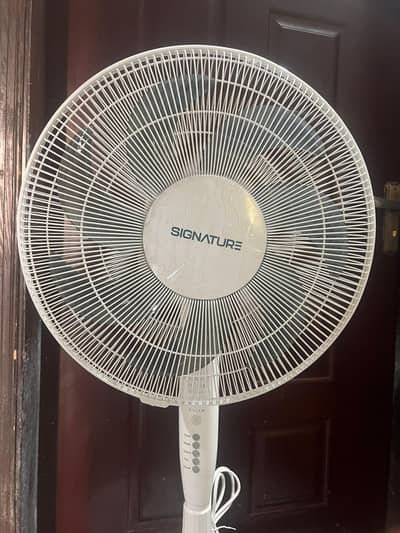 SIGNATURE FAN