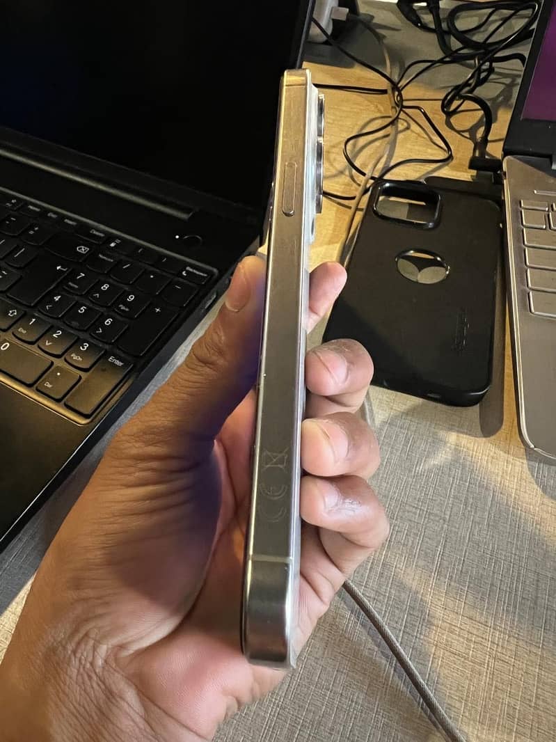 iPhone 15 pro max 5