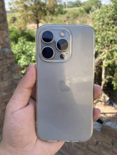 Iphone 15 pro Natural titanium