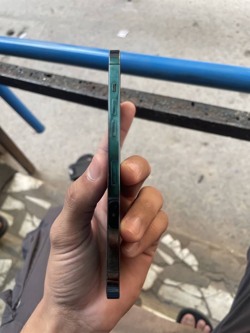 iphone 12 pro max 2