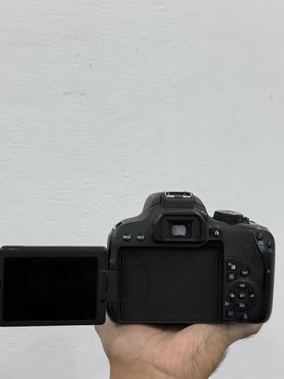 Canon Eos 800d (also known as the Canon EOS Rebel T7i)  imported)