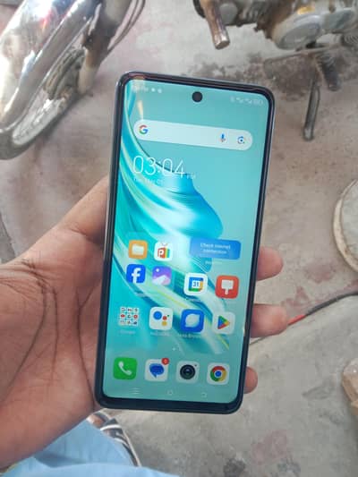 Tecno spark 20 8gb256Gb full box