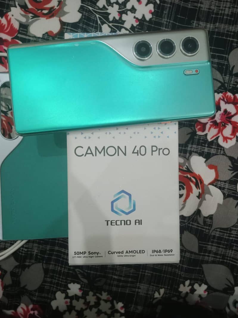 Tecno camon 40 pro 9