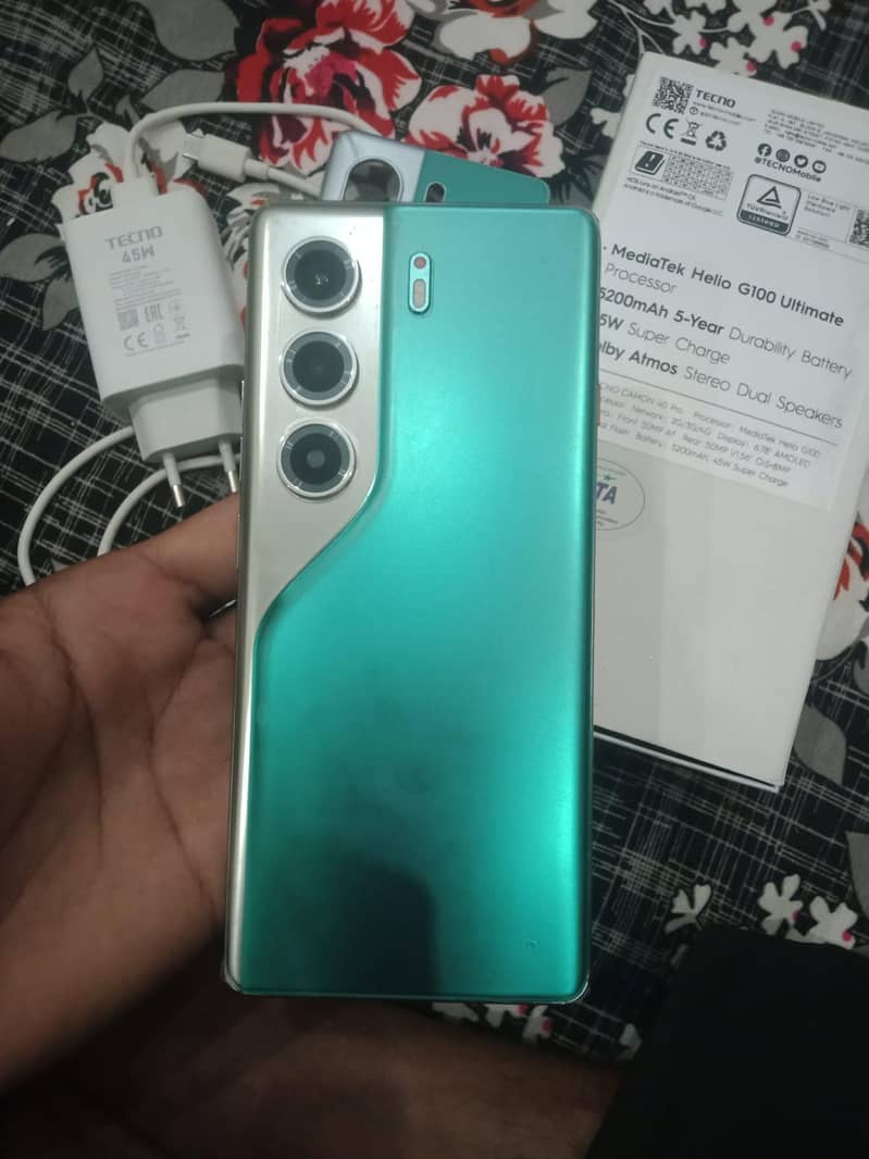 Tecno camon 40 pro 10