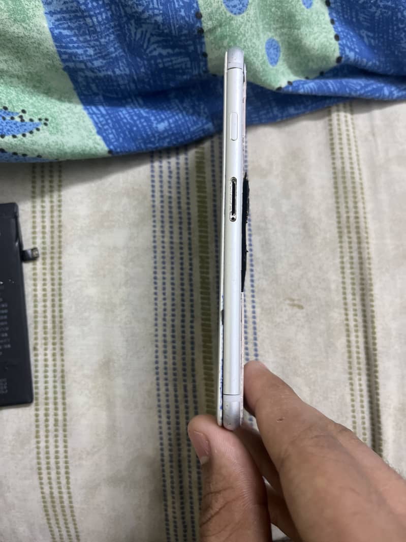 iPhone 8 only need 2
