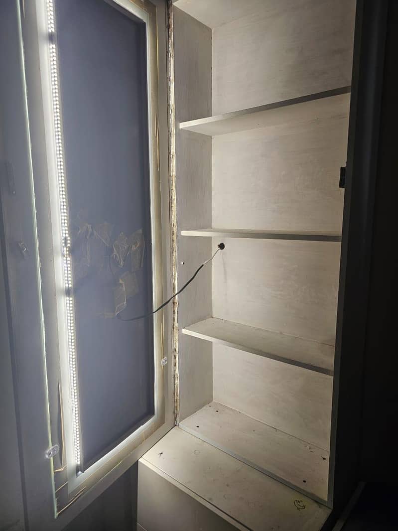 LED mirror dressing 2